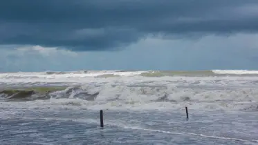 সাগর উত্তাল, যে দুসংবাদ দিল আবহাওয়া অফিস