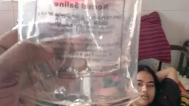 মেয়াদ উত্তীর্ণ স্যালাইন পুশ করার পর খিঁচুনিতে ভুগছে রোগী