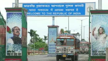 ভারত থেকে এলো ৫৩ হাজার ২৫০ ব্যাগ স্যালাইন
