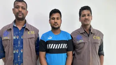 বিভিন্ন কৌশলে অর্থ দাবি করা ফেসবুক হ্যাকার গ্রেফতার
