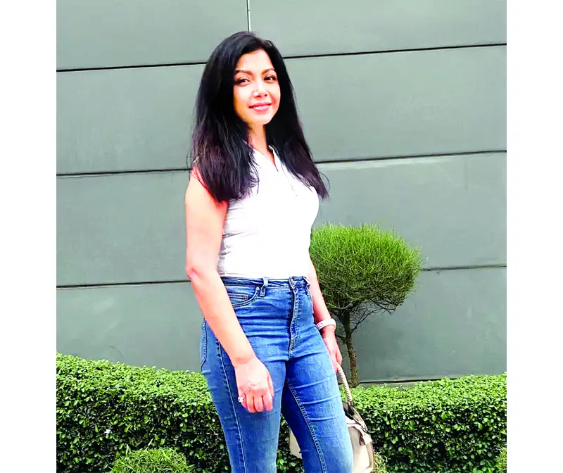 শিল্পী সীমাবদ্ধ নন শিল্পী সীমাবদ্ধ নন