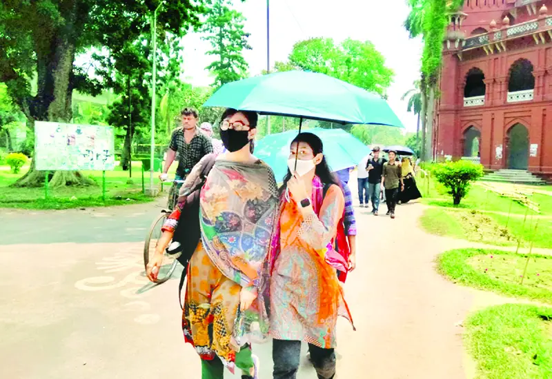 রোদের ছাতায় বৃষ্টি, বৃষ্টির ছাতায় রোদ রোদের ছাতায় বৃষ্টি, বৃষ্টির ছাতায় রোদ
