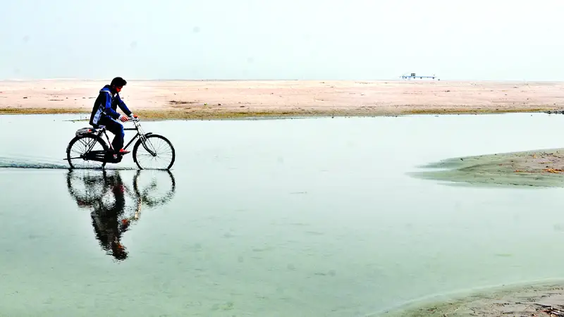 যমুনার বুকে নন্দন ভূমি, মেতে ওঠেন ভ্রমণপিয়াসীরা যমুনার বুকে নন্দন ভূমি, মেতে ওঠেন ভ্রমণপিয়াসীরা