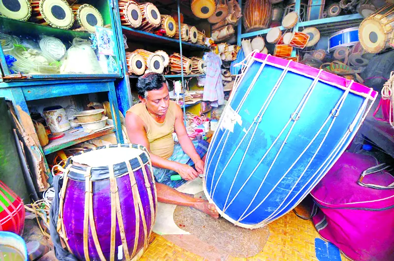 বাঙালি ঐতিহ্যের বাদ্য ঢোল, সম্প্রীতির বন্ধন আদিকালের বাঙালি ঐতিহ্যের বাদ্য ঢোল, সম্প্রীতির বন্ধন আদিকালের