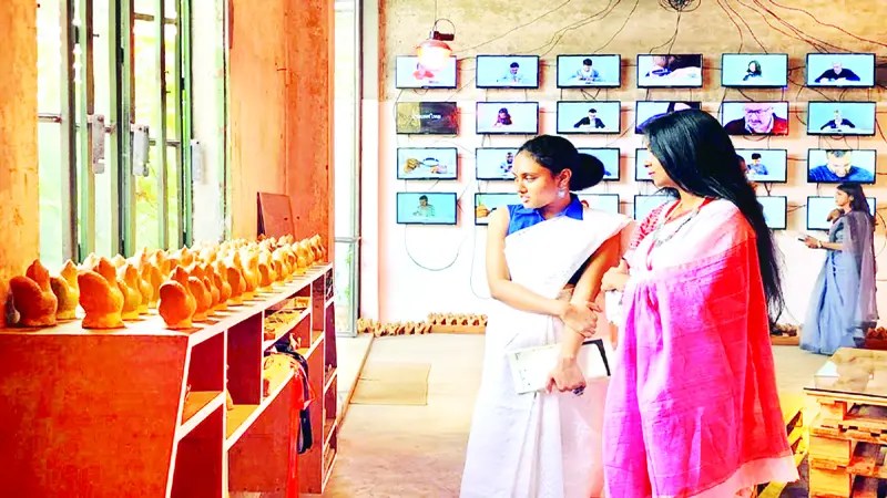 বৃহত্ত্ব আর্ট ফাউন্ডেশন গ্যালারিতে ‘মানব প্রকৃতির স্বপ্ন’ বৃহত্ত্ব আর্ট ফাউন্ডেশন গ্যালারিতে ‘মানব প্রকৃতির স্বপ্ন’