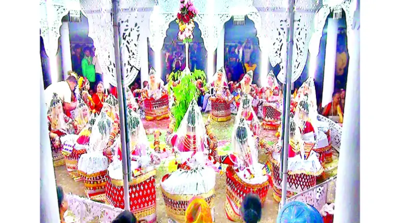 বর্ণাঢ্য আয়োজনে সাঙ্গ হলো মণিপুরী মহা রাসমেলা বর্ণাঢ্য আয়োজনে সাঙ্গ হলো মণিপুরী মহা রাসমেলা