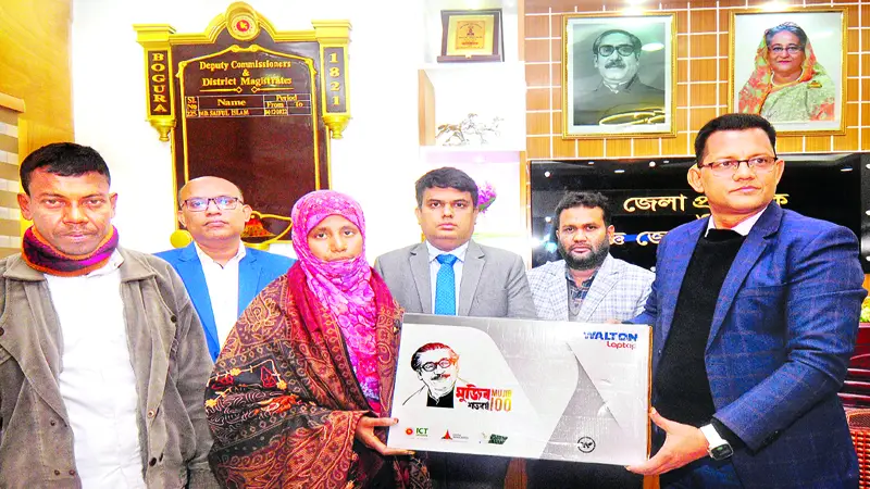 চাকরি পেলেন বগুড়ার সেই রিক্সাচালকের এমএ পাস স্ত্রী চাকরি পেলেন বগুড়ার সেই রিক্সাচালকের এমএ পাস স্ত্রী