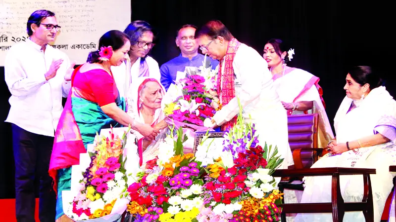 মামুনুর রশীদের জন্মদিনে ‘আলোর আলো নাট্যোৎসব’ মামুনুর রশীদের জন্মদিনে ‘আলোর আলো নাট্যোৎসব’