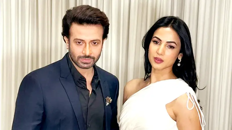 ‘দরদ’ সিনেমায় শাকিব খান-সোনাল চৌহান ‘দরদ’ সিনেমায় শাকিব খান-সোনাল চৌহান