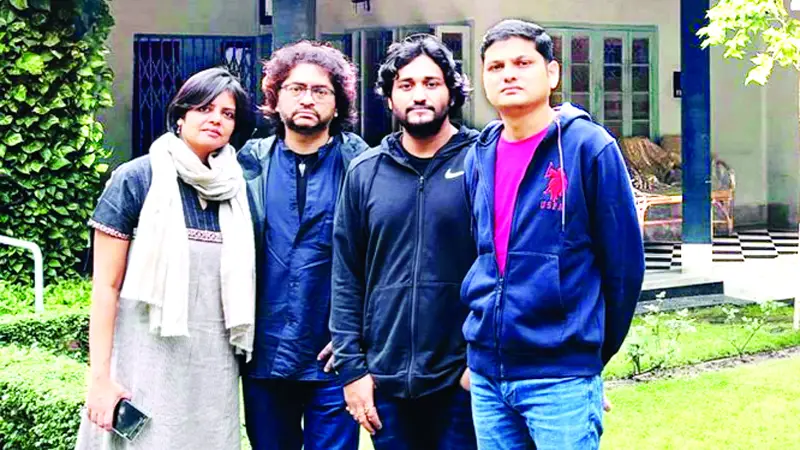 ধানমণ্ডি ৩২ নম্বরে পশ্চিমবঙ্গের ব্যান্ড ফসিলস