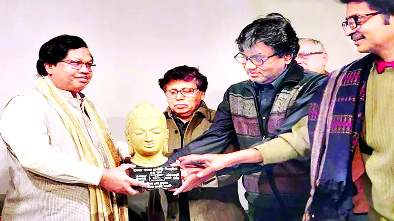 ভারতে ‘জীবন কৃতী সম্মাননায়’ লিয়াকত আলী লাকী ভারতে ‘জীবন কৃতী সম্মাননায়’ লিয়াকত আলী লাকী
