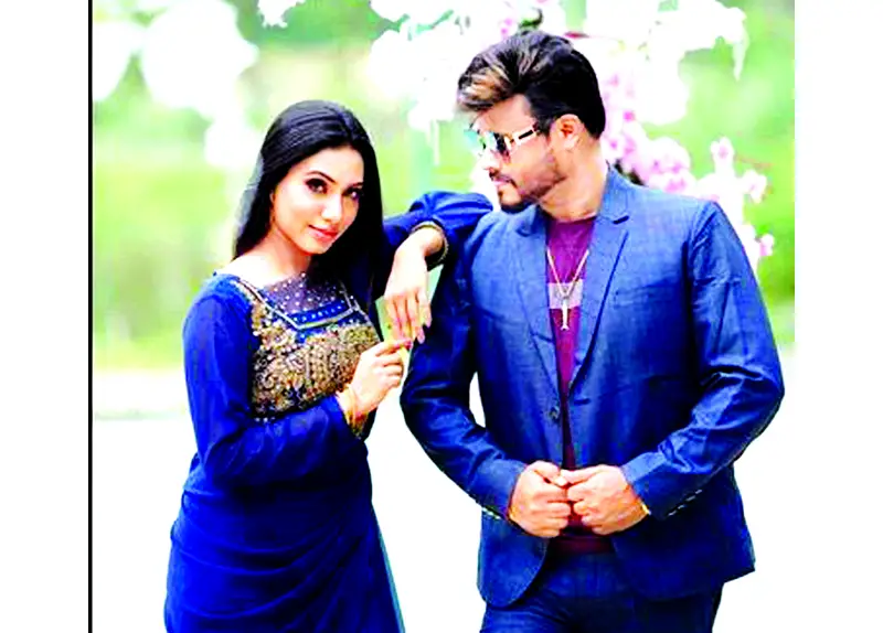 মিউজিক ভিডিওতে মুন্না-অনন্যা মিউজিক ভিডিওতে মুন্না-অনন্যা