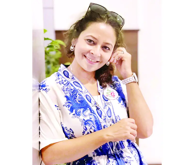 মনিকার সিনেমায় অভিষেক মনিকার সিনেমায় অভিষেক