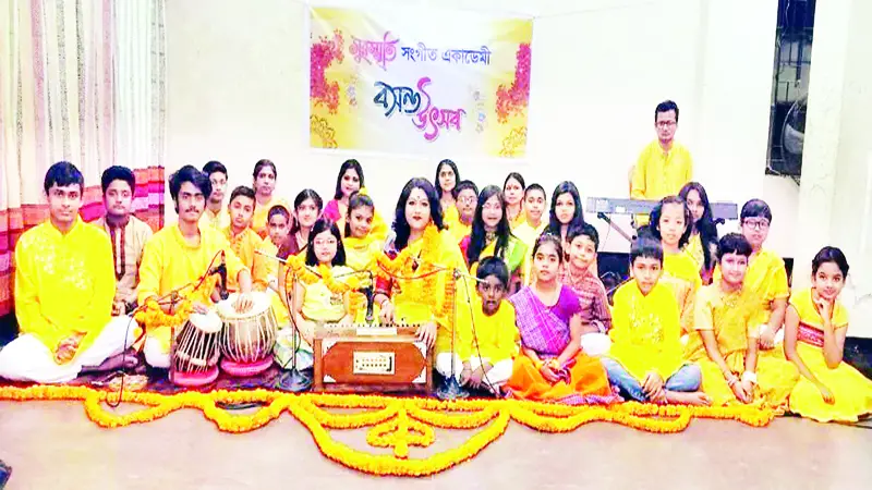 গানে-কবিতায় বসন্তবরণ গানে-কবিতায় বসন্তবরণ