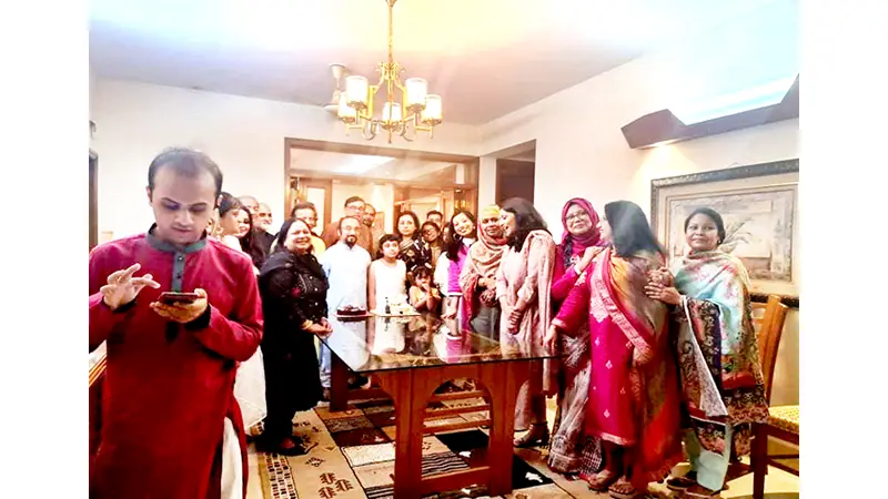 কেন এত তাড়াতাড়ি শেষ হয় ঈদ! কেন এত তাড়াতাড়ি শেষ হয় ঈদ!