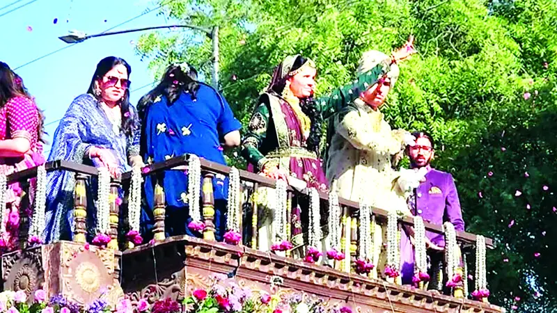 ২০০ কোটি রুপির সম্পত্তি বিলিয়ে ভিক্ষা করবেন দম্পতি! ২০০ কোটি রুপির সম্পত্তি বিলিয়ে ভিক্ষা করবেন দম্পতি!