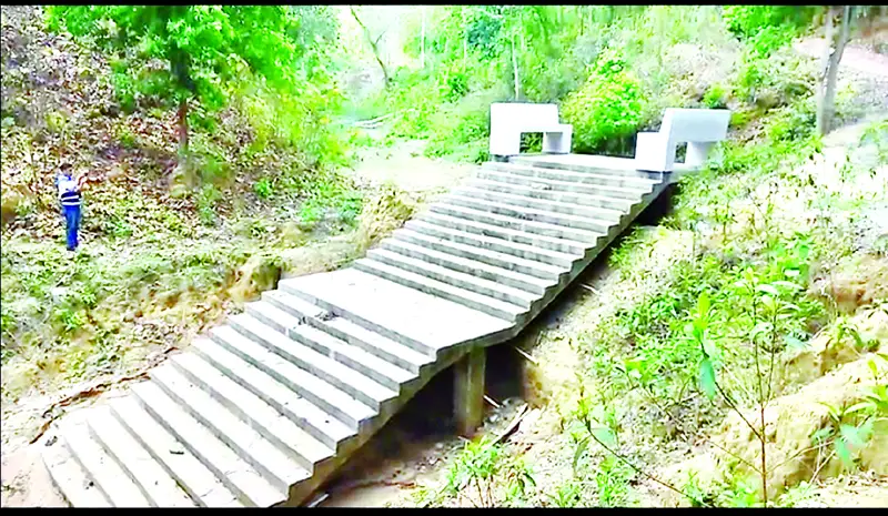 লাখ লাখ টাকা অপচয় লাখ লাখ টাকা অপচয়