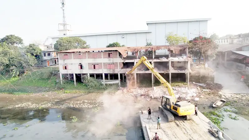 ফুলদি নদী তীরের ৬৫ স্থাপনা উচ্ছেদ