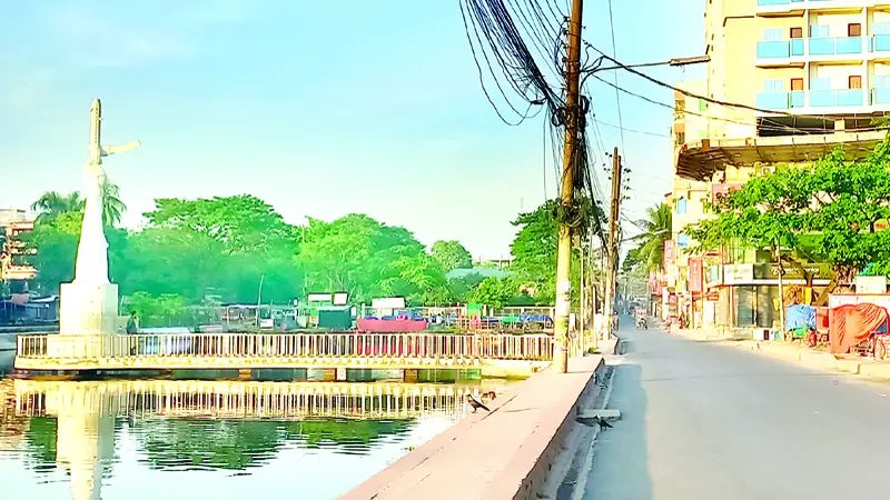 নান্দনিক শহর গড়ে তুলছে চাঁদপুর পৌরসভা নান্দনিক শহর গড়ে তুলছে চাঁদপুর পৌরসভা