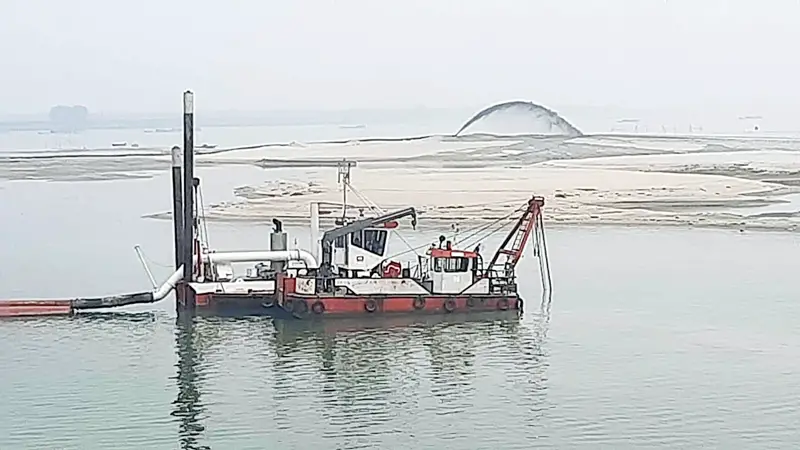 নাব্য সংকটে পদ্মা-যমুনা নাব্য সংকটে পদ্মা-যমুনা