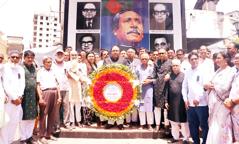 দেশজুড়ে বঙ্গবন্ধুর প্রতিকৃতিতে শ্রদ্ধা দেশজুড়ে বঙ্গবন্ধুর প্রতিকৃতিতে শ্রদ্ধা