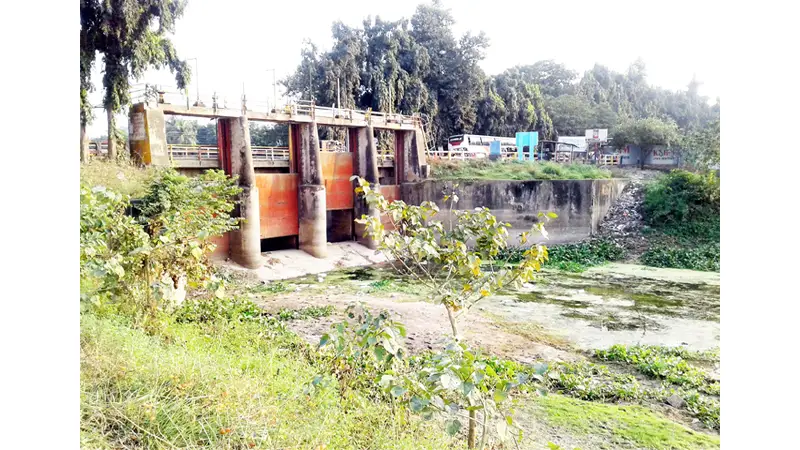 খুলনায় তরুণীকে সংঘবদ্ধ ধর্ষণের অভিযোগ খুলনায় তরুণীকে সংঘবদ্ধ ধর্ষণের অভিযোগ