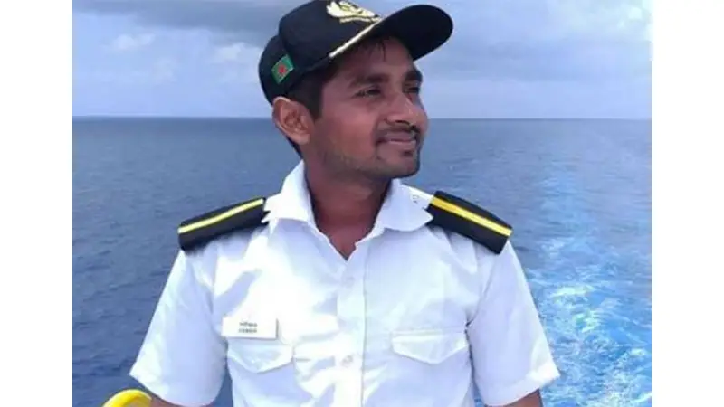 নাবিক ছেলের মুক্তির খবরে আবেগে আপ্লুত মা-বাবা নাবিক ছেলের মুক্তির খবরে আবেগে আপ্লুত মা-বাবা
