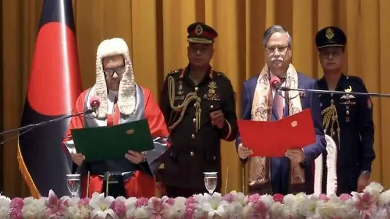 প্রধান বিচারপতি হিসেবে শপথ নিলেন ওবায়দুল হাসান প্রধান বিচারপতি হিসেবে শপথ নিলেন ওবায়দুল হাসান