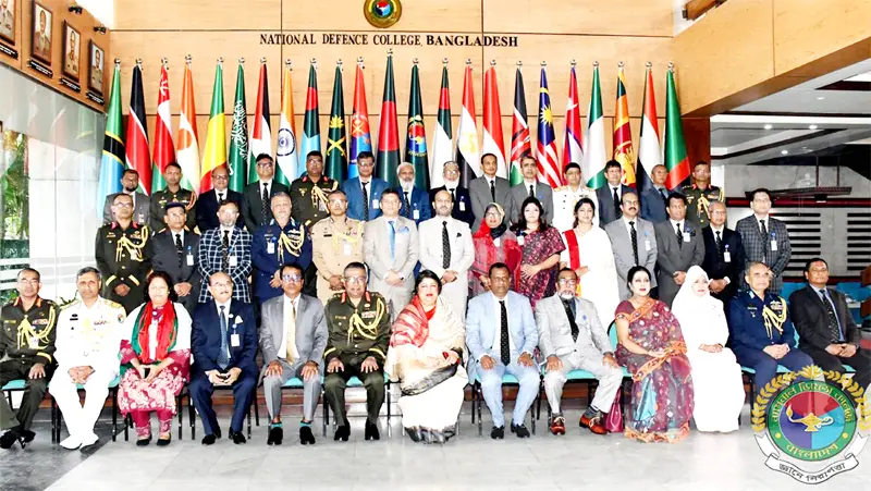 ক্যাপস্টোন কোর্স ॥ অনন্য অভিজ্ঞতা ক্যাপস্টোন কোর্স ॥ অনন্য অভিজ্ঞতা