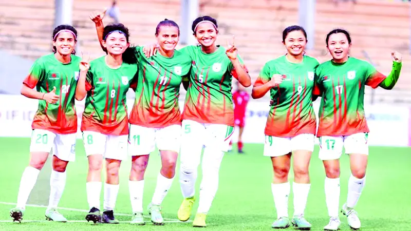 সিঙ্গাপুরকে গোলের মালা উপহার দিল বাংলাদেশ সিঙ্গাপুরকে গোলের মালা উপহার দিল বাংলাদেশ