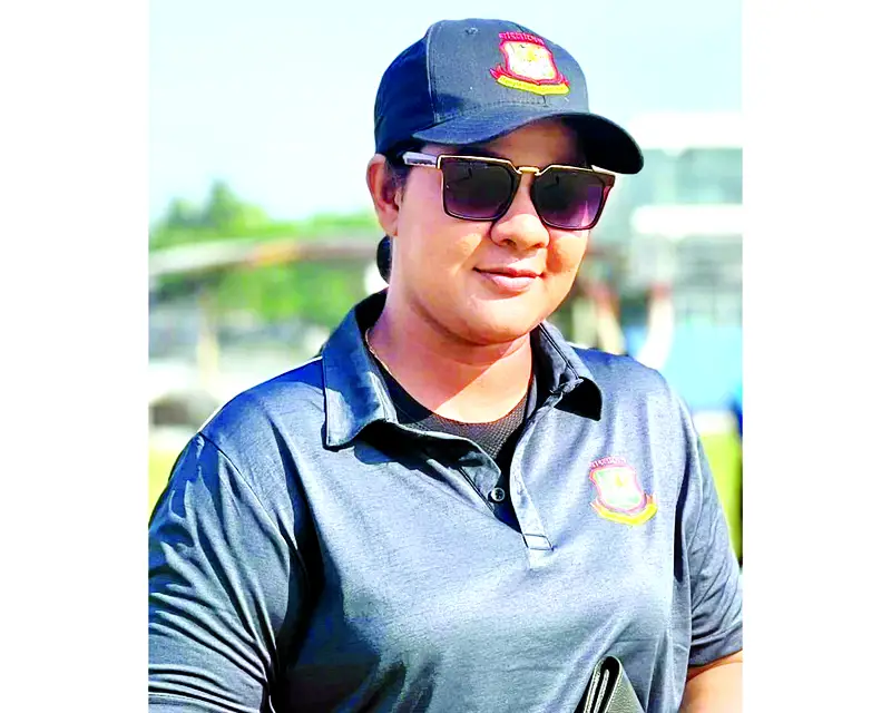 আম্পায়ারিংয়ের সুযোগ পেয়ে উচ্ছ্বাস জেসির আম্পায়ারিংয়ের সুযোগ পেয়ে উচ্ছ্বাস জেসির