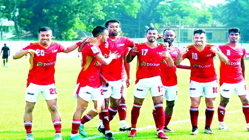 রহমতগঞ্জকে হারিয়ে সেমিতে কিংস রহমতগঞ্জকে হারিয়ে সেমিতে কিংস