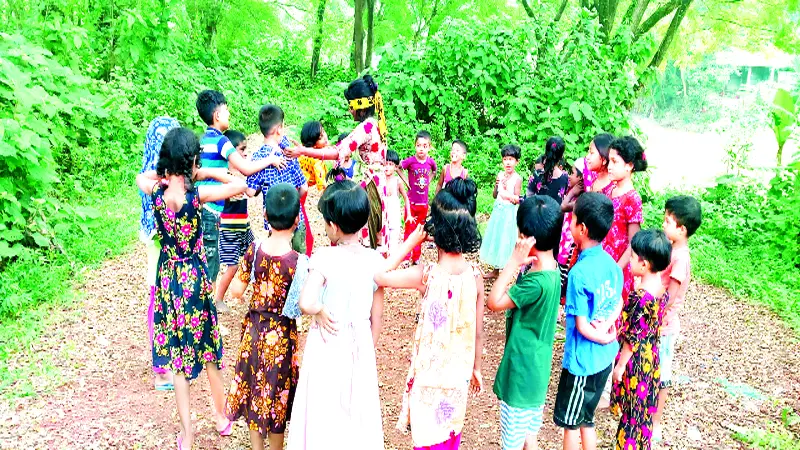 খেলায় খেলায় ছন্দ আনন্দ খেলায় খেলায় ছন্দ আনন্দ