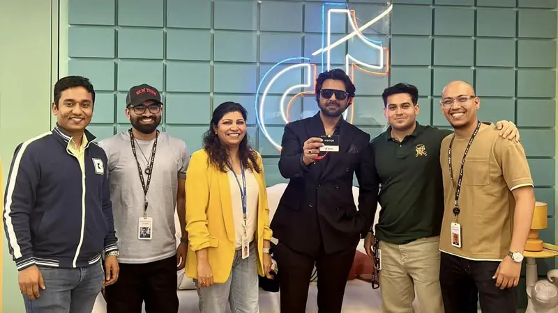 দুবাইয়ে টিকটকের হেড অফিসে অপূর্ব