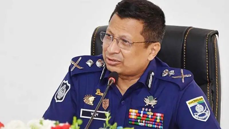 কঠোর হাতে দমনের হুঁশিয়ারি দিলেন আইজিপি কঠোর হাতে দমনের হুঁশিয়ারি দিলেন আইজিপি