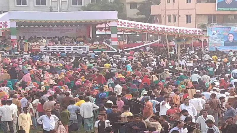 আওয়ামী লীগের জনসভামঞ্চে প্রধানমন্ত্রী
