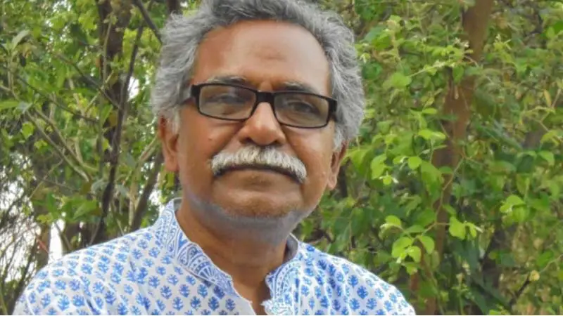 ট্রেনে পায়ের আঙুল কেটেছে অধ্যাপক আনু মুহাম্মদের ট্রেনে পায়ের আঙুল কেটেছে অধ্যাপক আনু মুহাম্মদের