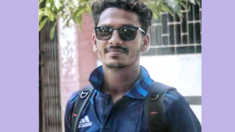 বাবার মরদেহ রেখেই এইচএসসি পরীক্ষা দিলেন ছেলে বাবার মরদেহ রেখেই এইচএসসি পরীক্ষা দিলেন ছেলে