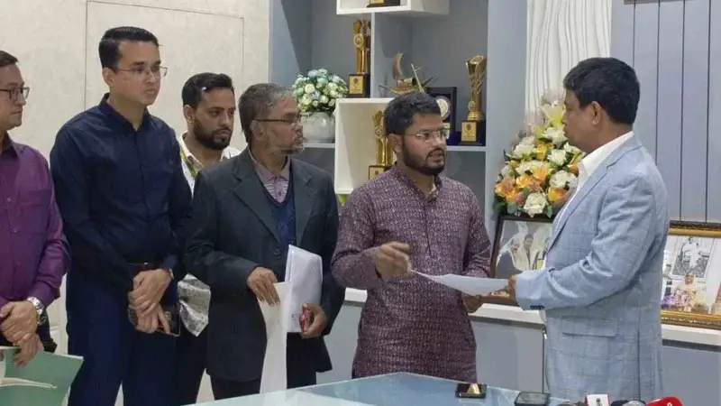 শিশু আয়ানের মৃত্যু: বাবাকে হত্যার হুমকির বিরুদ্ধে ডিবি অভিযোগ