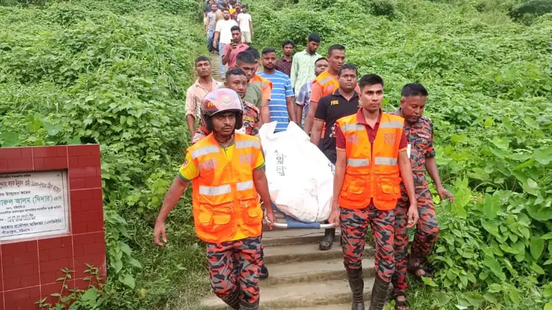 পাহাড়ি ঝর্ণায় পর্যটকের মৃত্যু পাহাড়ি ঝর্ণায় পর্যটকের মৃত্যু