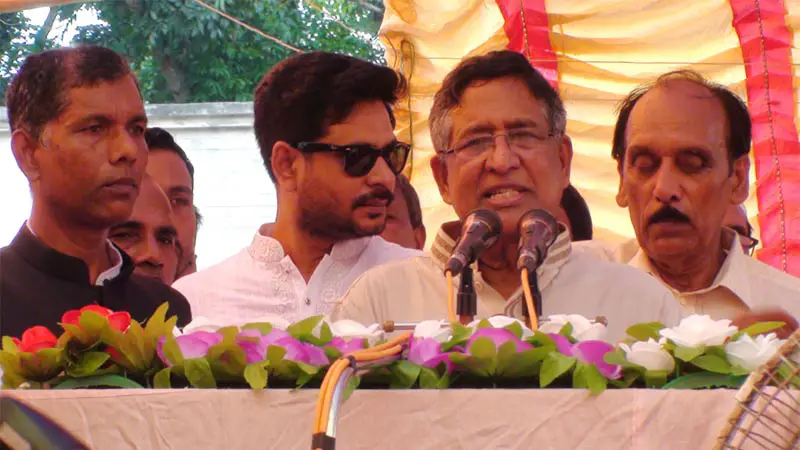 আগুন সন্ত্রাস নয় উন্নয়নের পক্ষেই ভোট দিবে জনগণ আগুন সন্ত্রাস নয় উন্নয়নের পক্ষেই ভোট দিবে জনগণ