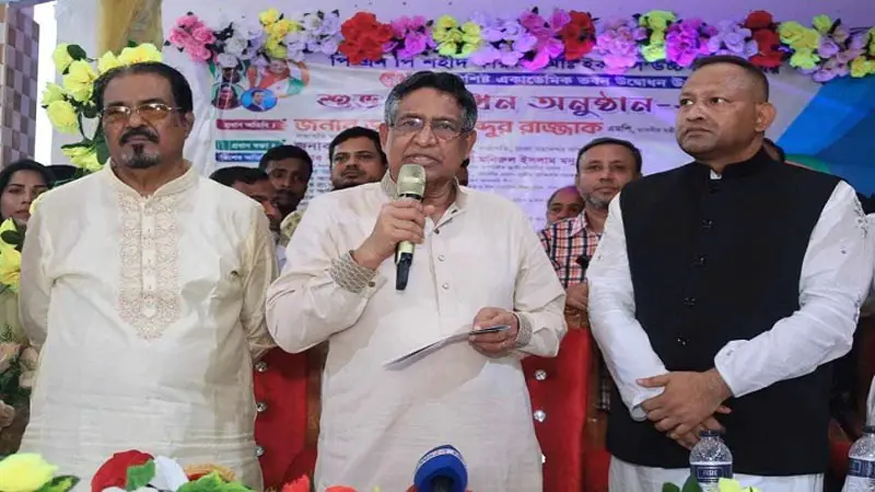 দেশের মানুষ এখন আর না খেয়ে থাকে না দেশের মানুষ এখন আর না খেয়ে থাকে না