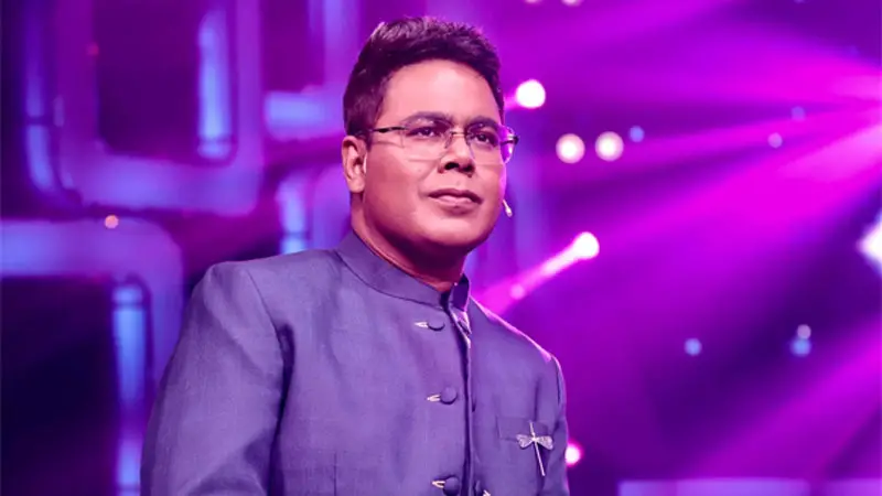 কাকে এড়িয়ে যাওয়ার মধ্যে শান্তি পান মীর! কাকে এড়িয়ে যাওয়ার মধ্যে শান্তি পান মীর!