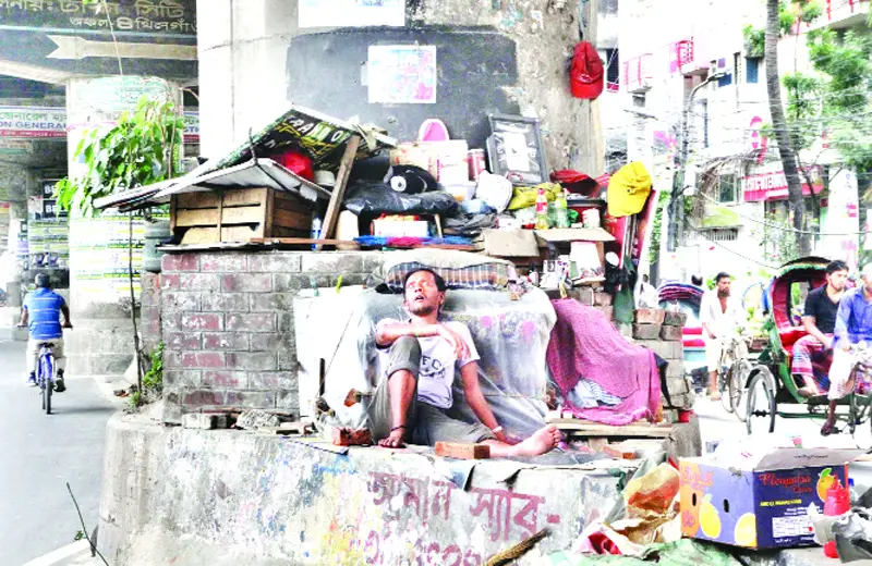 খিলগাঁও ফ্লাইওভারের নিচের সড়কও অবৈধ দখলে