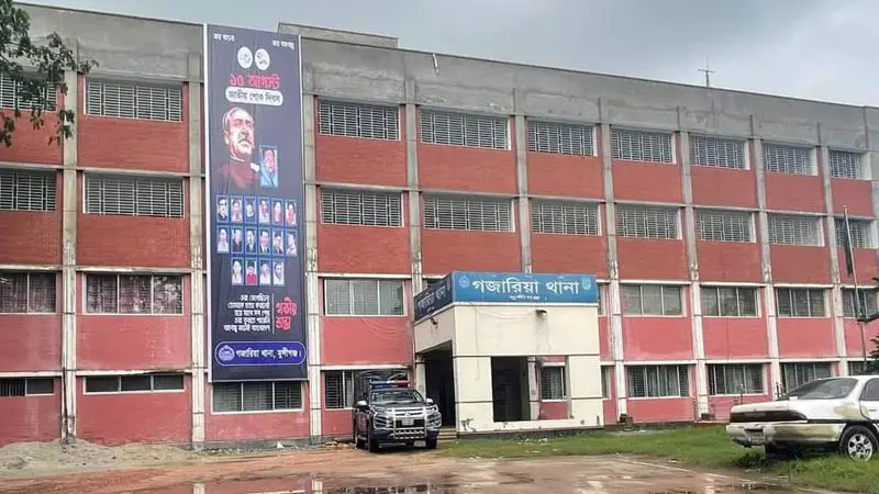 শাশুড়ির গায়ে গরম তরকারি ঢেলে দুই পুত্রবধূর নির্যাতন