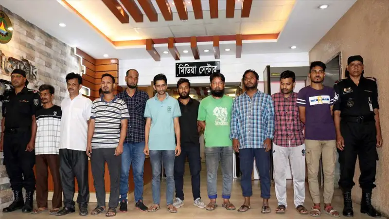 মাত্র ৩ সেকেন্ডেই ফোনের আইএমইআই পরিবর্তন করে ফেলে এই প্রতারকরা মাত্র ৩ সেকেন্ডেই ফোনের আইএমইআই পরিবর্তন করে ফেলে এই প্রতারকরা