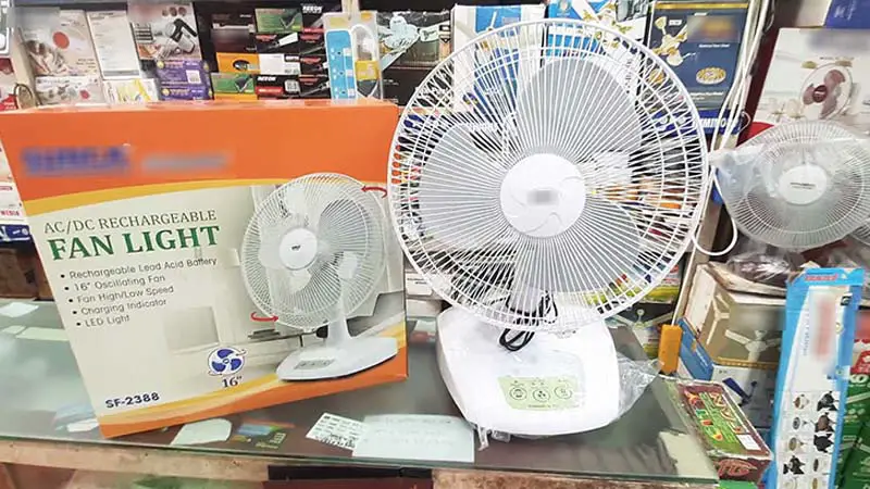 অভিযানের খবরে পালালেন চার্জার ফ্যান ব্যবসায়ীরা অভিযানের খবরে পালালেন চার্জার ফ্যান ব্যবসায়ীরা