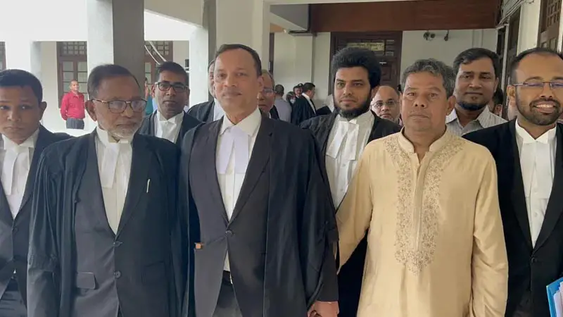 আদালতে ক্ষমা চাইলেন মেয়র জাহাঙ্গীর আলম আদালতে ক্ষমা চাইলেন মেয়র জাহাঙ্গীর আলম