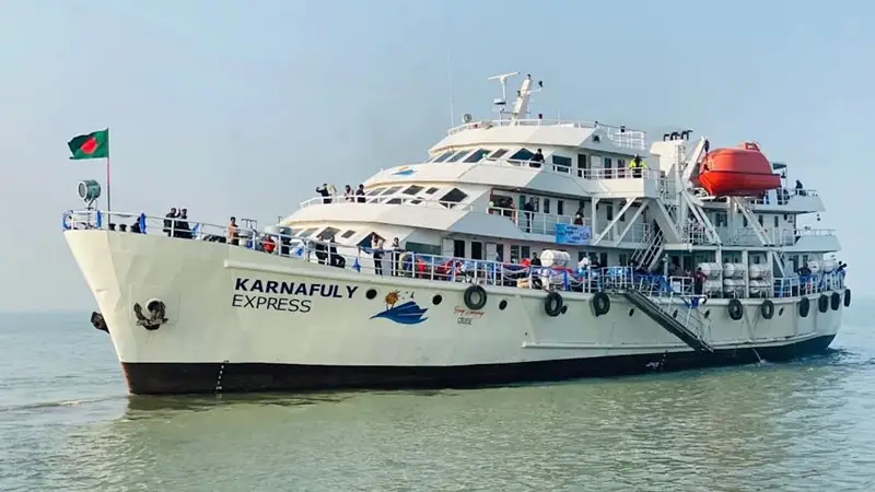সেন্টমার্টিন নৌ-রুটে জাহাজ চলাচল বন্ধ, আটকা তিন শতাধিক পর্যটক সেন্টমার্টিন নৌ-রুটে জাহাজ চলাচল বন্ধ, আটকা তিন শতাধিক পর্যটক
