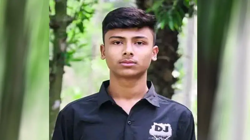 গাছের ডাল কাটতে গিয়ে বিদ্যুৎস্পৃষ্টে প্রাণ গেল স্কুল ছাত্রের গাছের ডাল কাটতে গিয়ে বিদ্যুৎস্পৃষ্টে প্রাণ গেল স্কুল ছাত্রের